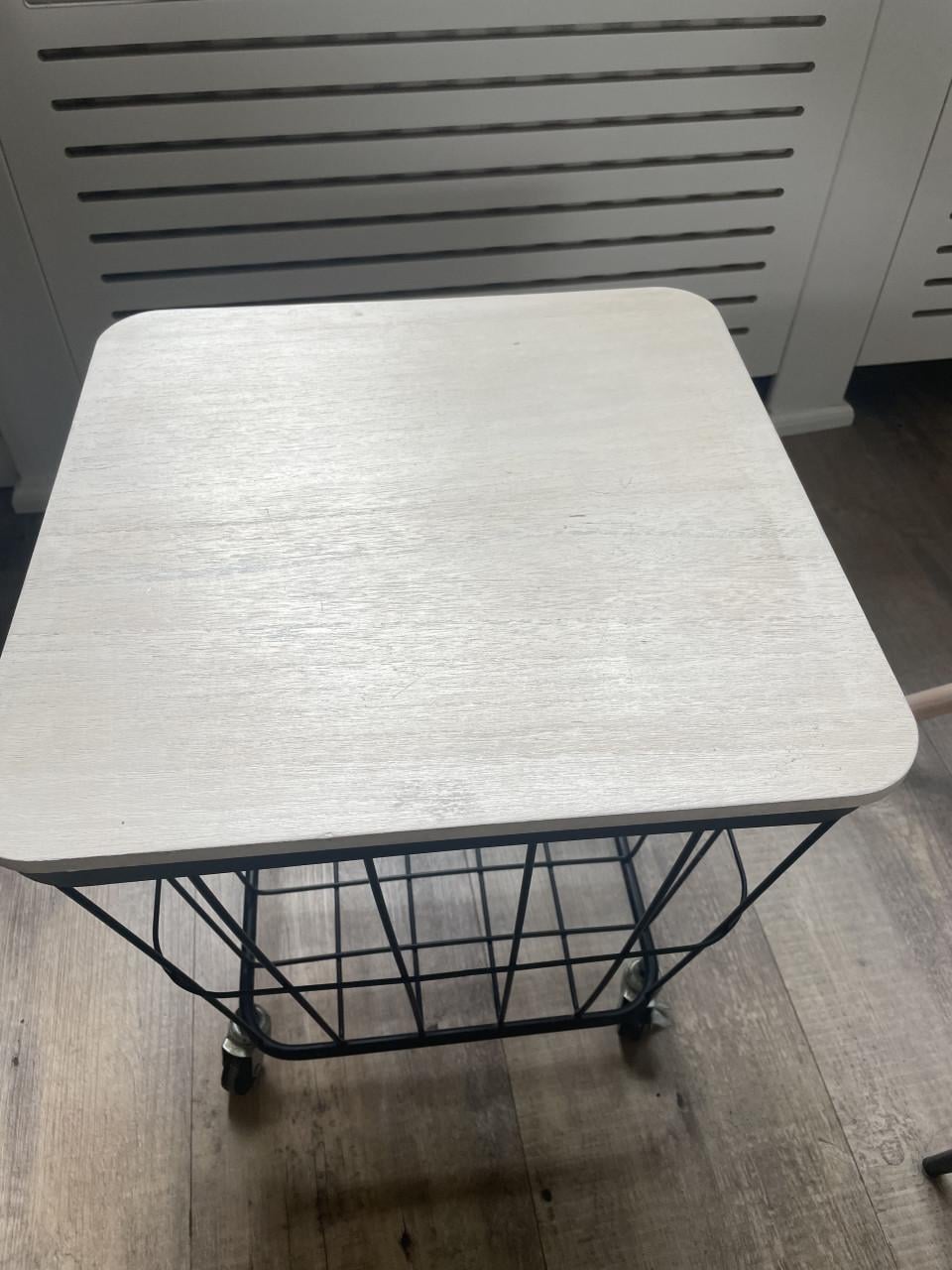 Bijzettafeltje