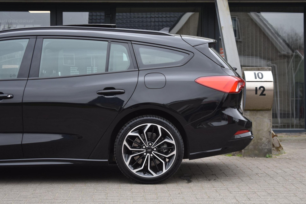 Ford Focus wagon 1.0 ecoboost hybrid st line | panoramadak | apple carplay 