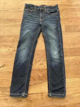 'Broek van Tommy Hilfiger maat 128.