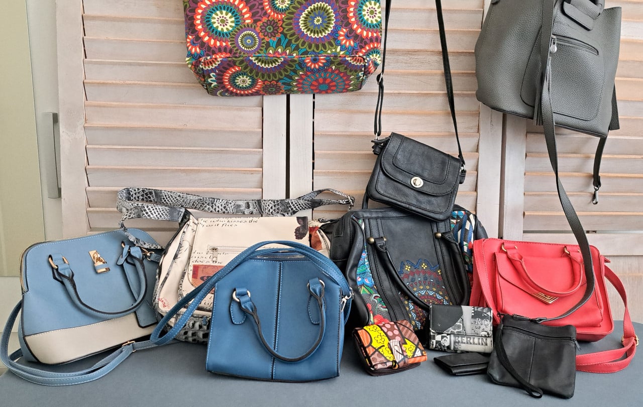 Mooie kleurrijke tassen, z.g.a.n.