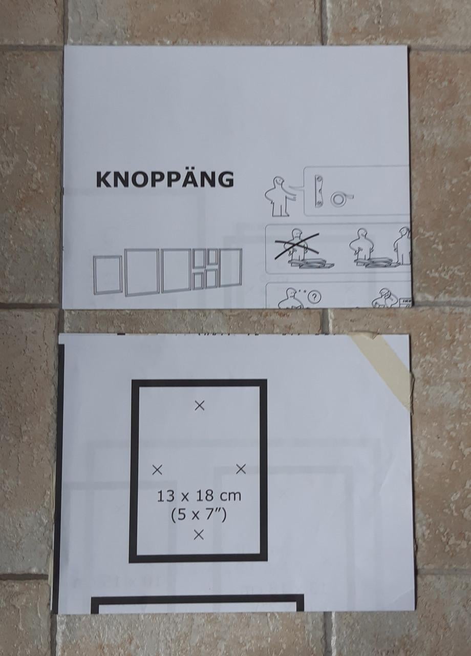 Ikea KNOPPÄNG 603.739.40:  8 zwarte lijsten met afbeelding.
