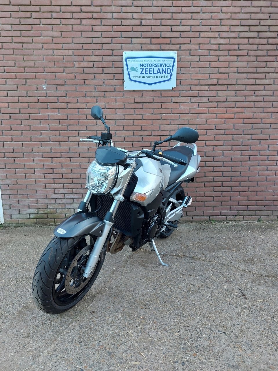 Suzuki GSR 600 (Zeer netjes!)