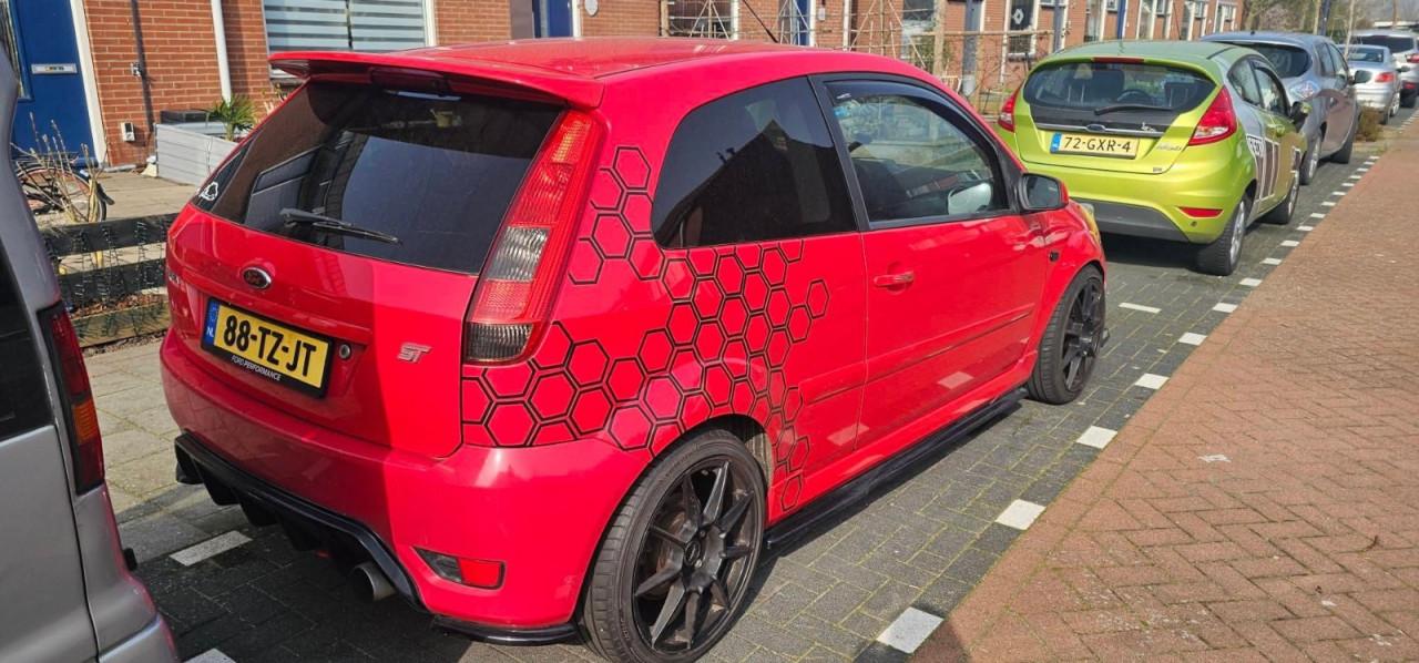 Nette ford fiesta st150 met vol apk