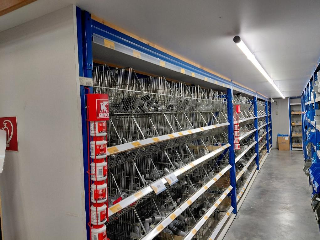 Magazijnstelling entresol 9x11 m1 te koop met vloer compleet