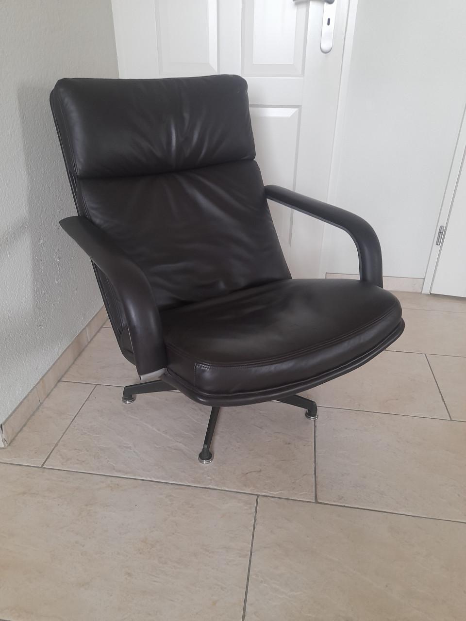 Heerlijk zittende Lederen  Fauteuil  (in goede nette staat )