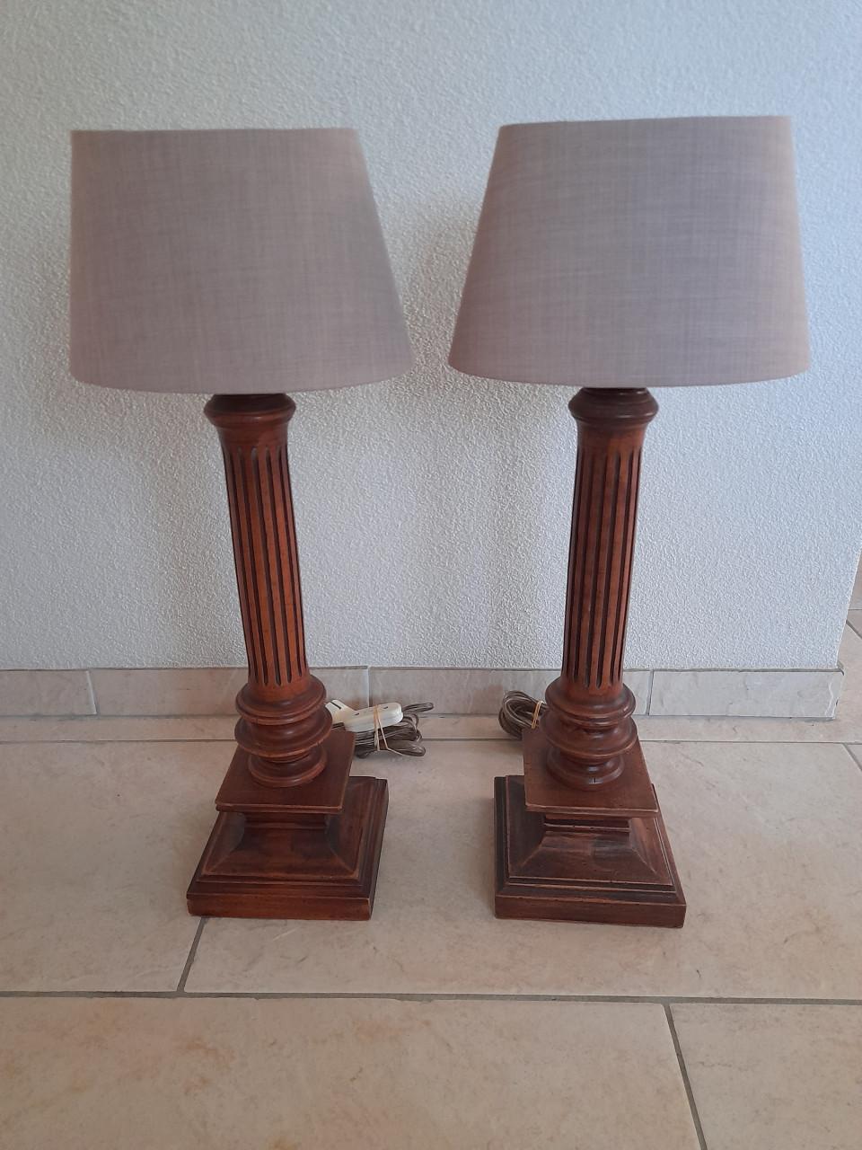 Mooie tafel Lampen  62H (z.g.a.n.)