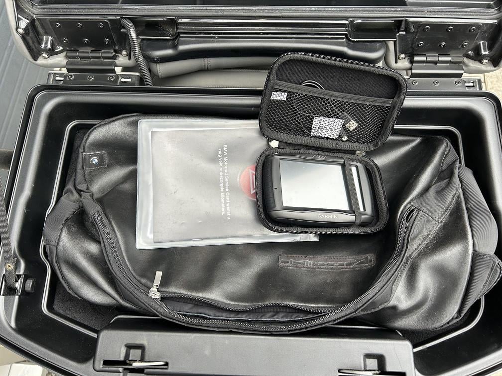 Als nieuw zijnde BMW K1200LT uit 2005 met slecht 23164km!! €5750,-