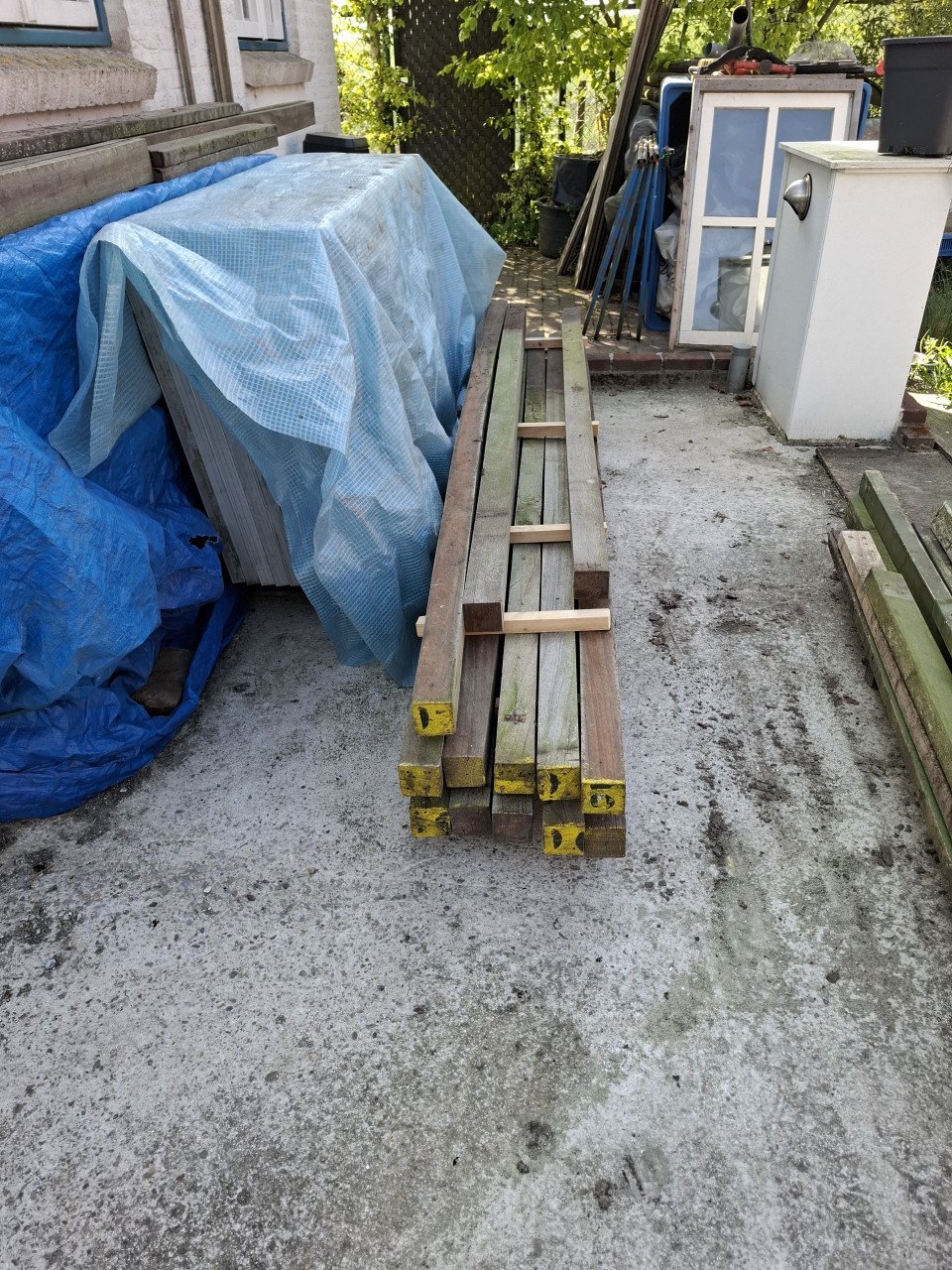 Hardhouten palen