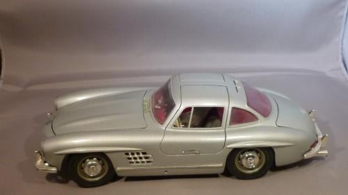 Model auto Mercedes 300 SL