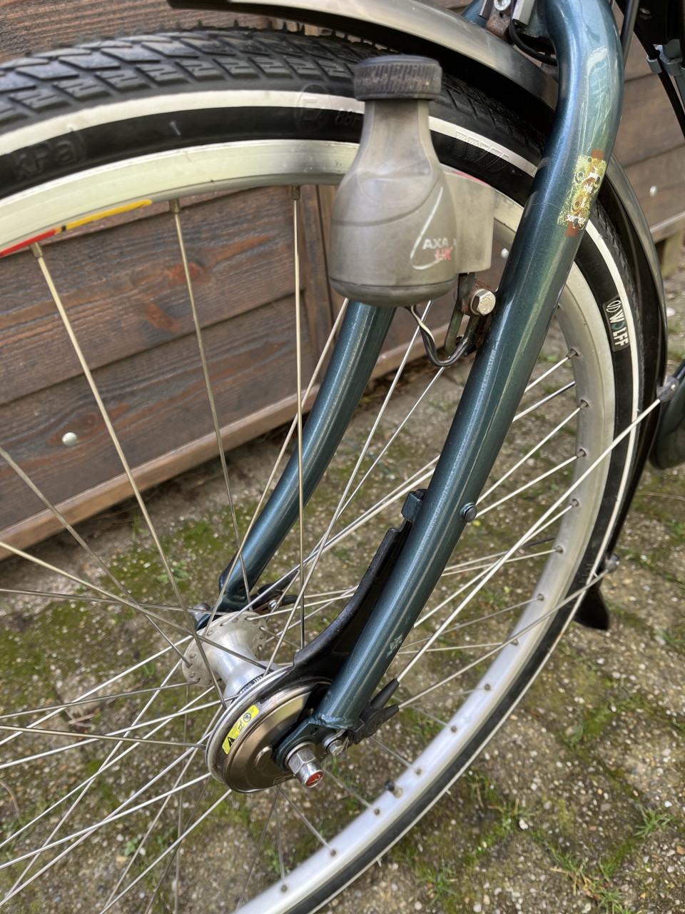 Dames fiets Gazelle met versnel, trommelremmen, verlichting enz.