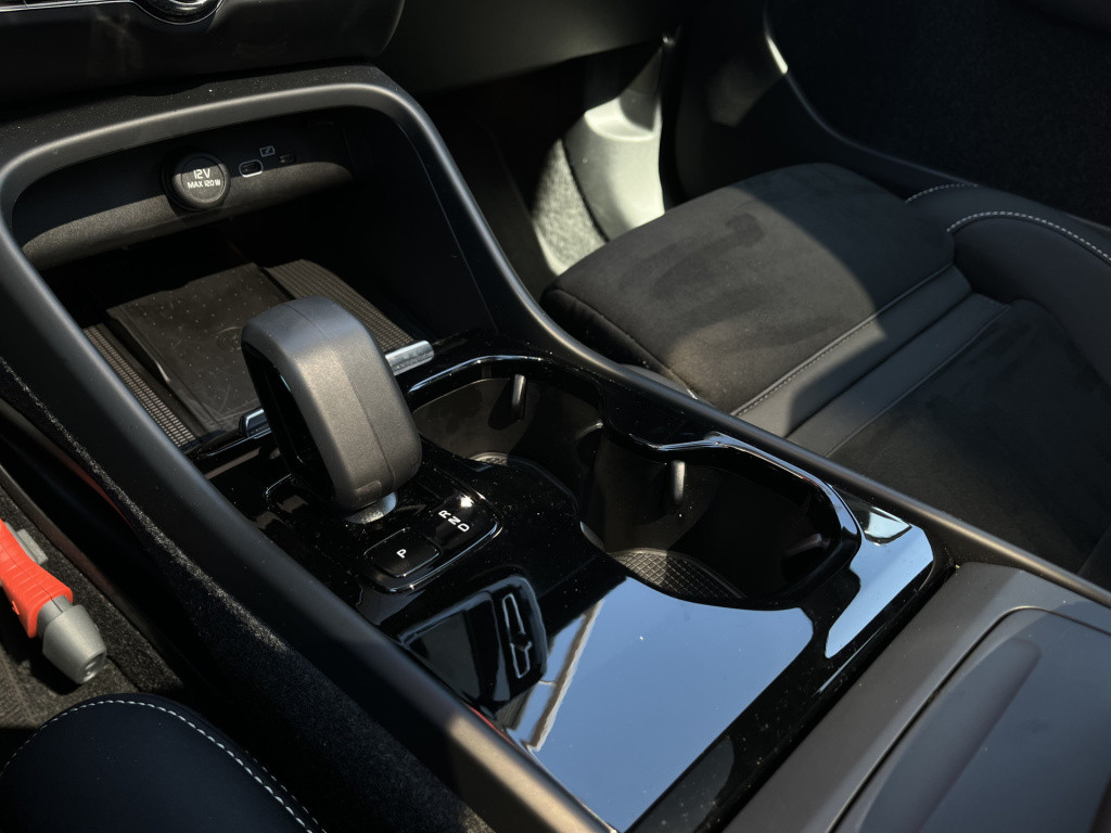 Volvo C40 single motor extended range ultimate 82 kwh | harman/kardon | pil