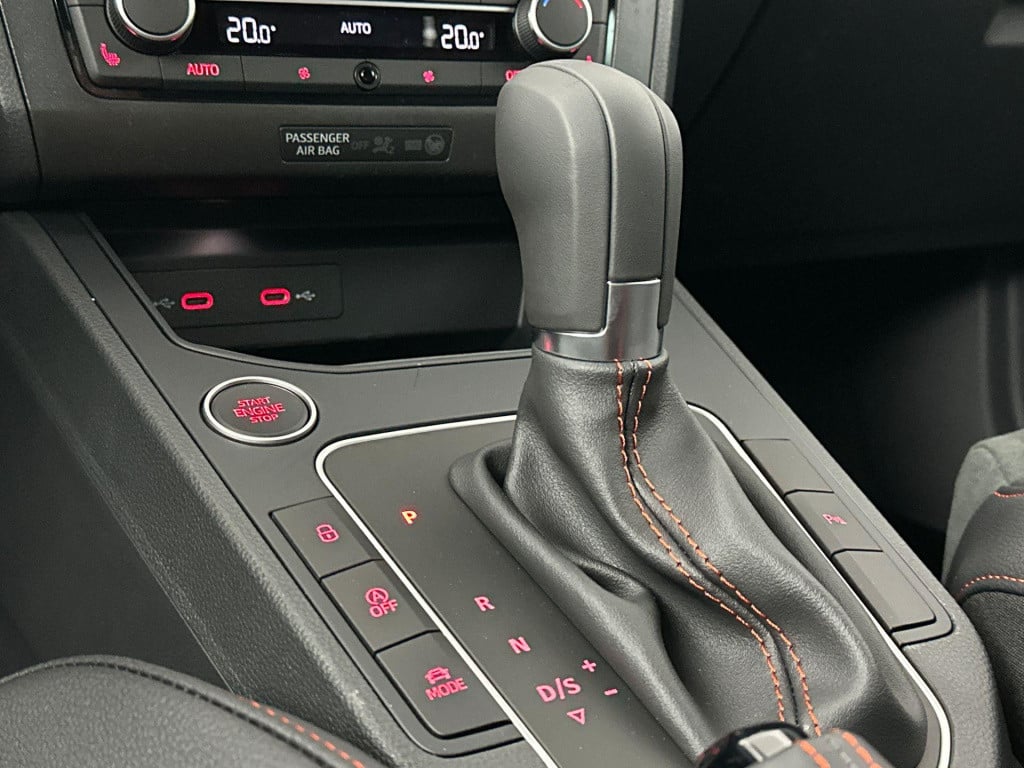Seat Ibiza fr business connect 1.0 85 kw / 115 pk ecotsi hatc