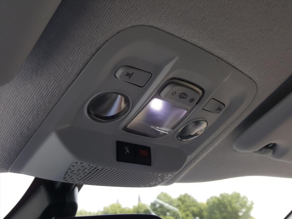 Peugeot 208 allure 1.2 pt-110pk 5d kleurnavigatie applecarplay&androidauto 
