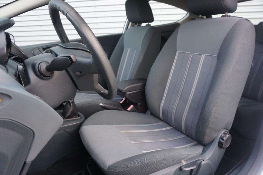 Ford Fiesta 1.25 limited airco / elektr. ramen / carplay / nap