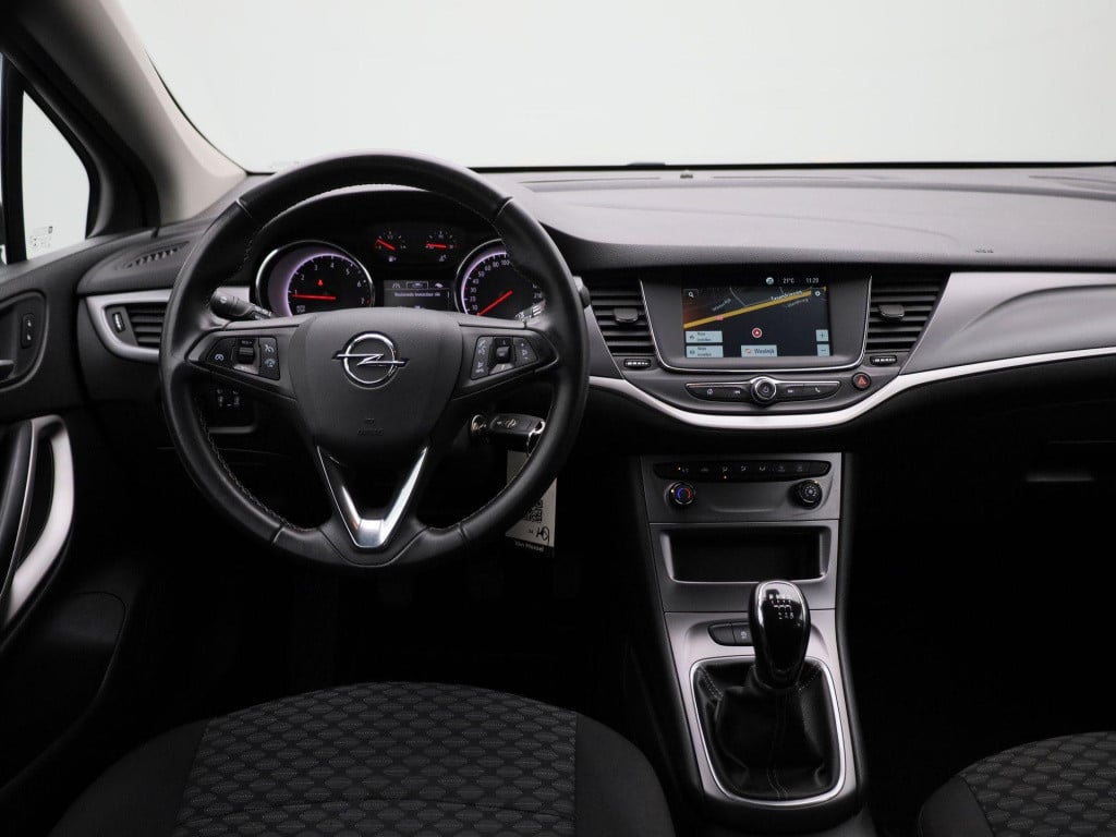 Opel Astra sports tourer 1.2 edition | parkeer sensoren | cruise control | 