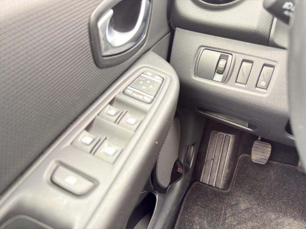 Renault Clio 0.9 tce intens | camera | navigatie | cruise | l.m.velgen | ai