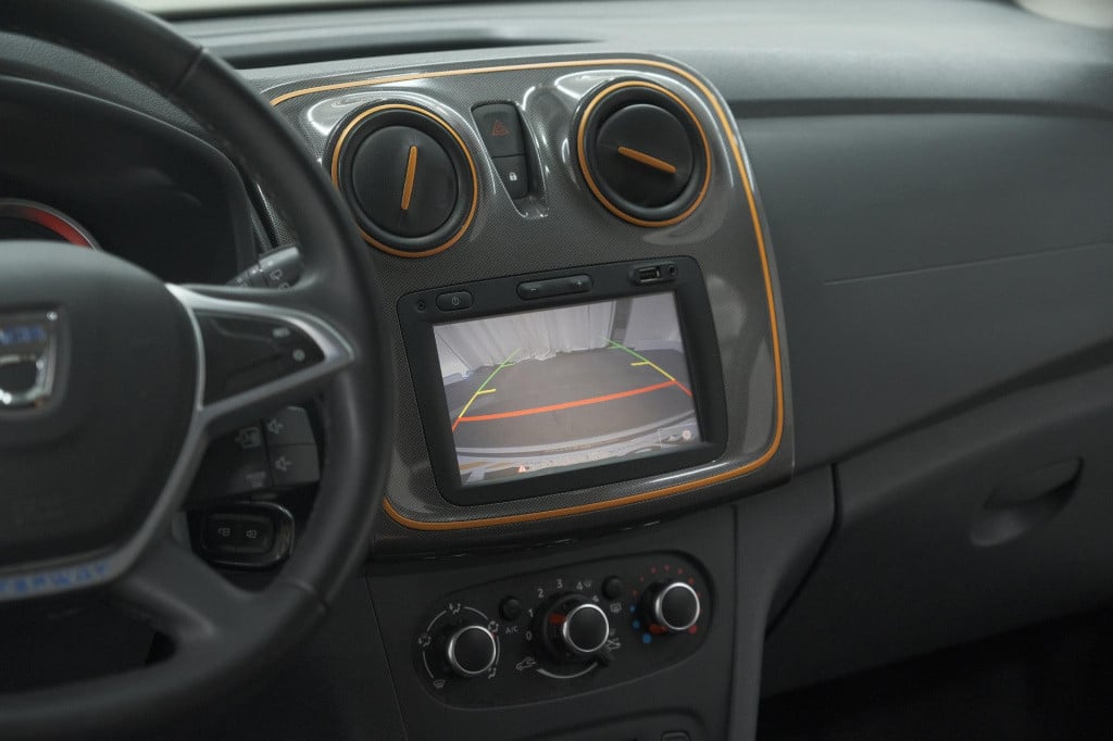 Dacia Sandero Stepway tce 90 sl | camera | navigatie | parkeersensoren | cr