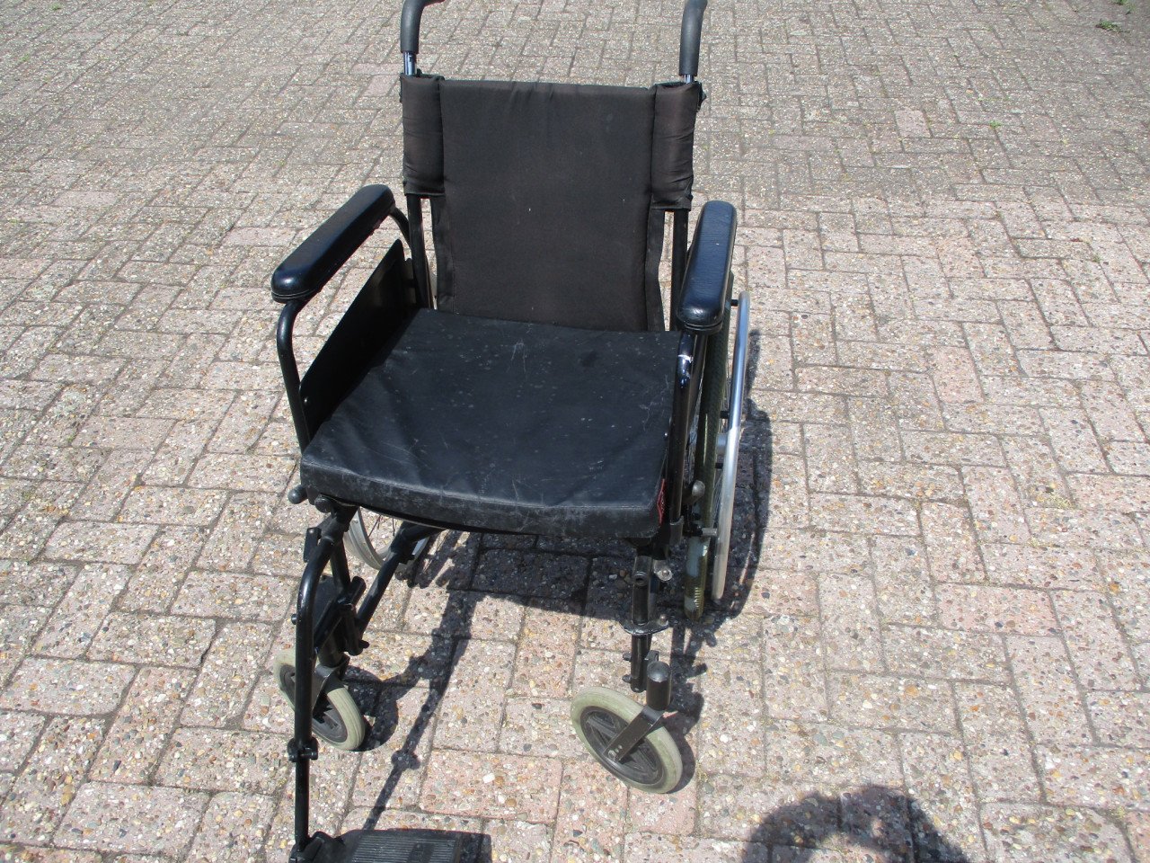 Gebruikte Excel opvouwbare lichtgewicht rolstoel met 1 beensteun .
