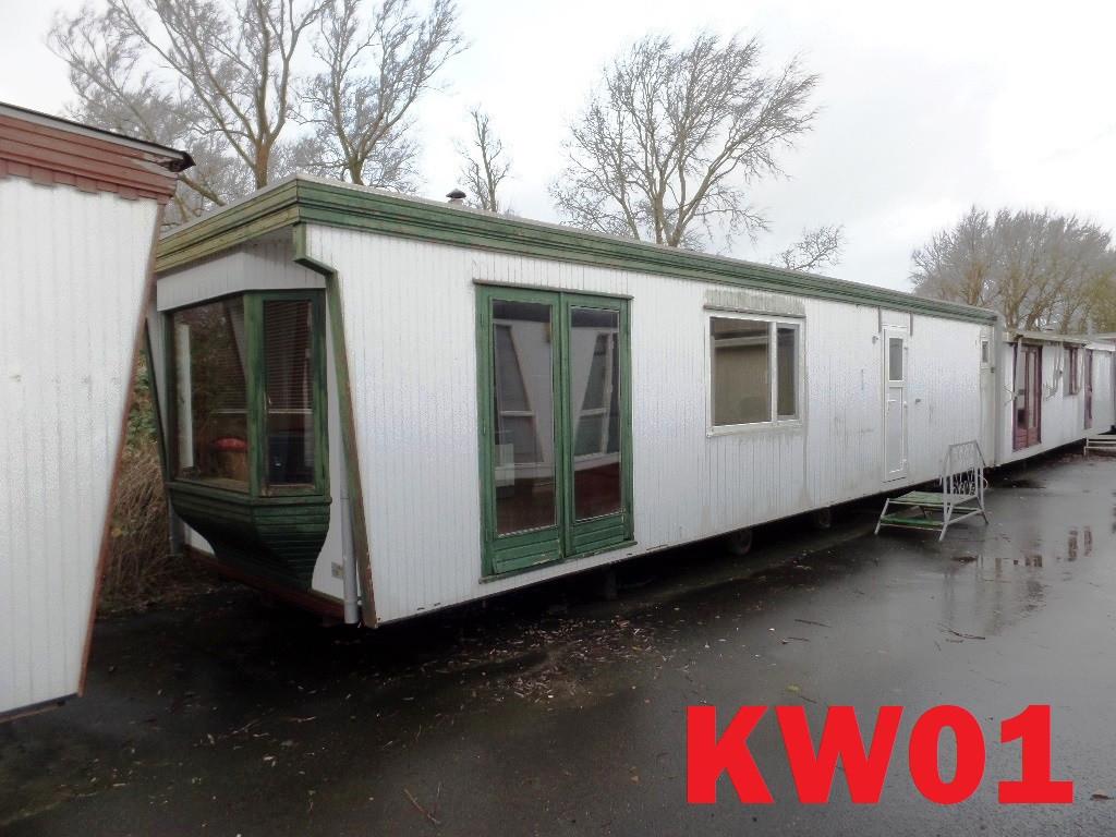 Chalet met retro interieur en kunststof buitenzijde te koop