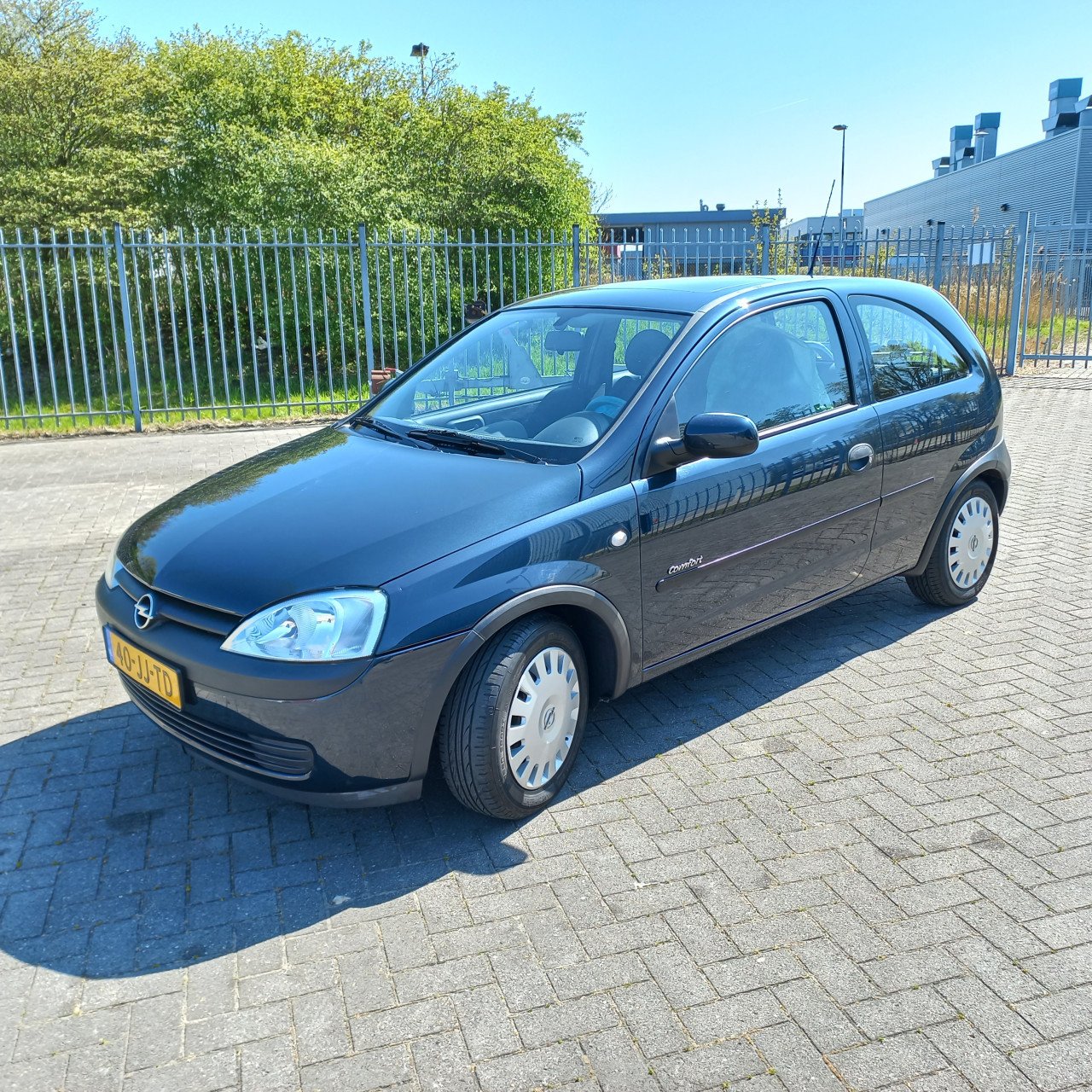 Mooie Opel Corsa 1.2 N  met lage KM stand