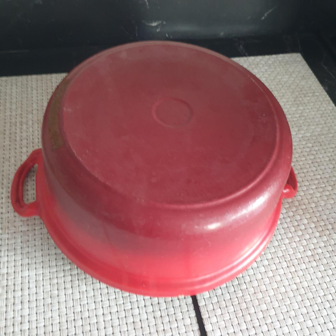 Rode zware gietijzeren braadpan met deksel, 29 cm doorsnede