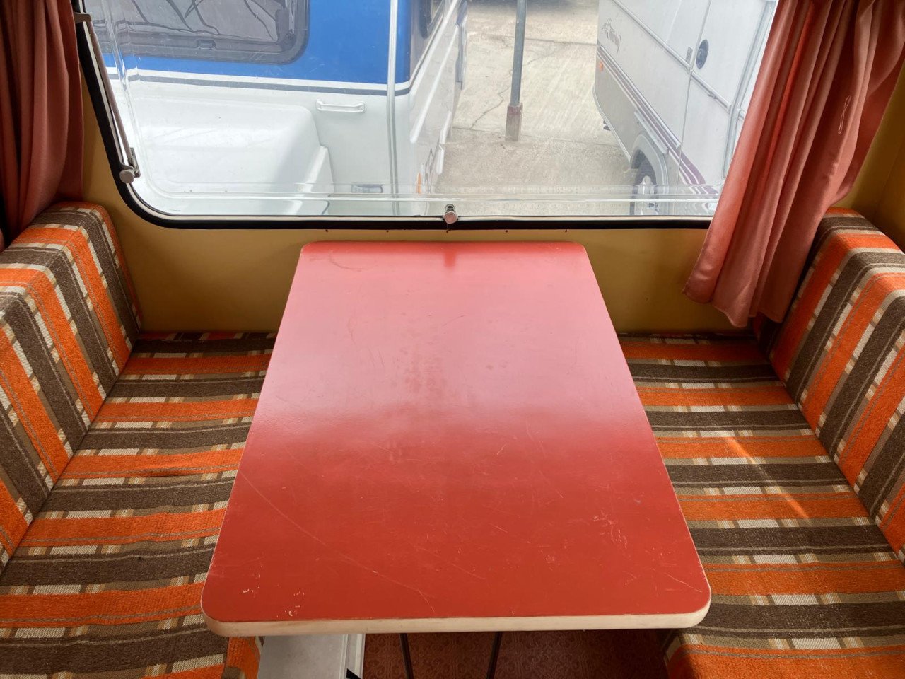 Retro caravan incl stalling