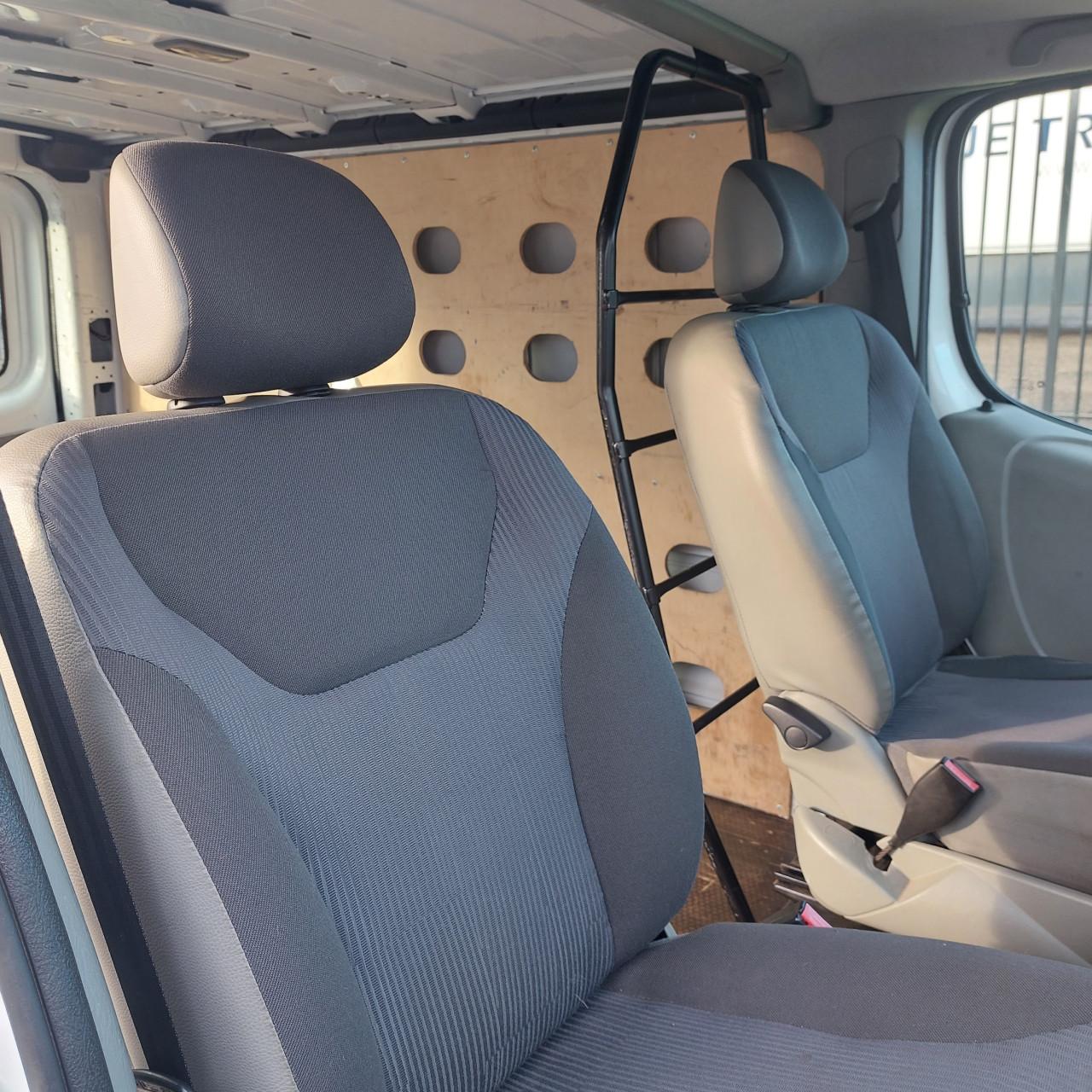 Opel Vivaro 2.0 CDTI 2.7 T -   140.801 Km