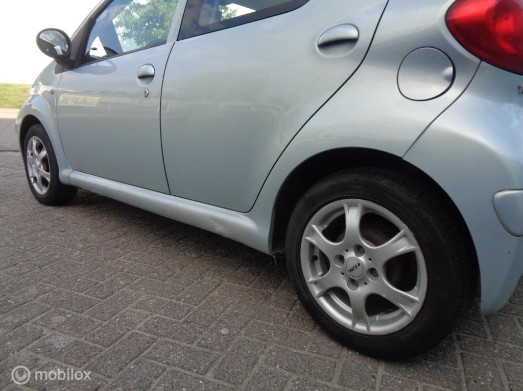 Toyota Aygo 1.0-12v + stuurbekr.lm velgen nieuwe apk mee neemprijs