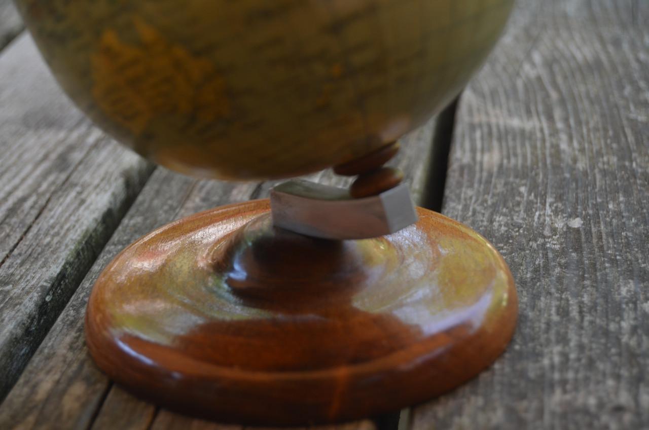 Räth Staatkundige globe in goede staat