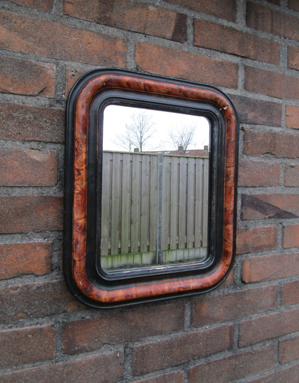 1 set van 2 oude spiegels.
