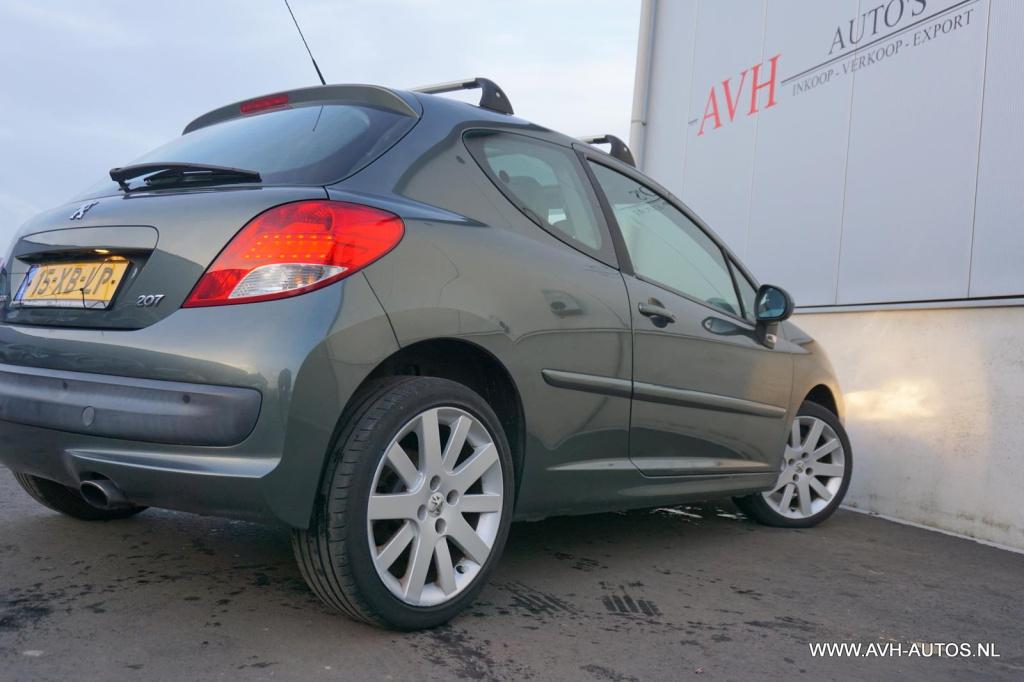Peugeot 207 1.6-16v t féline