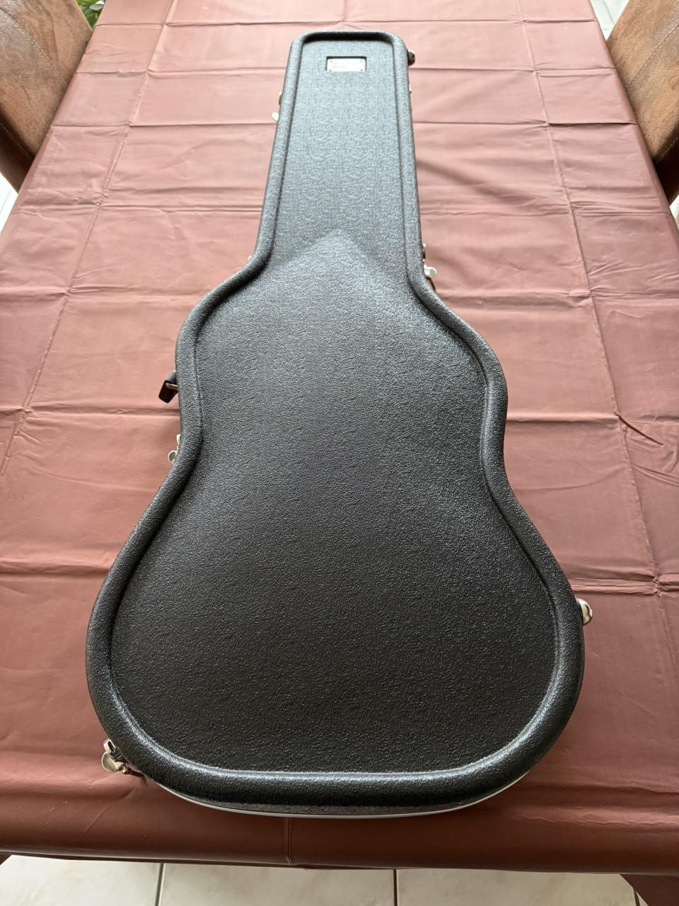 Te koop aangeboden: Cordoba Semi Acoustische gitaar