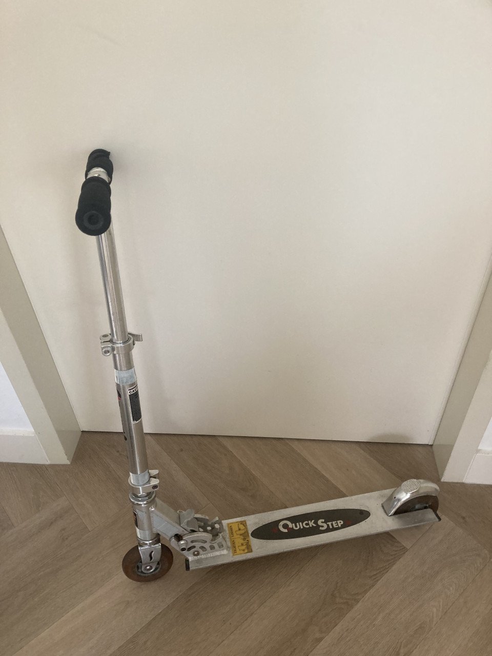 Step grijs metaal stuntstep