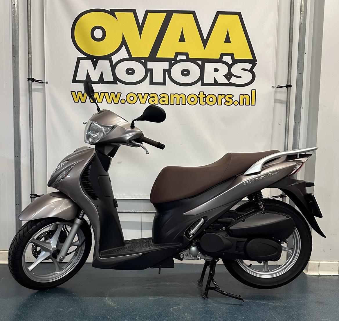 Suzuki Sixteen 150 2012 met zeer lage km stand
