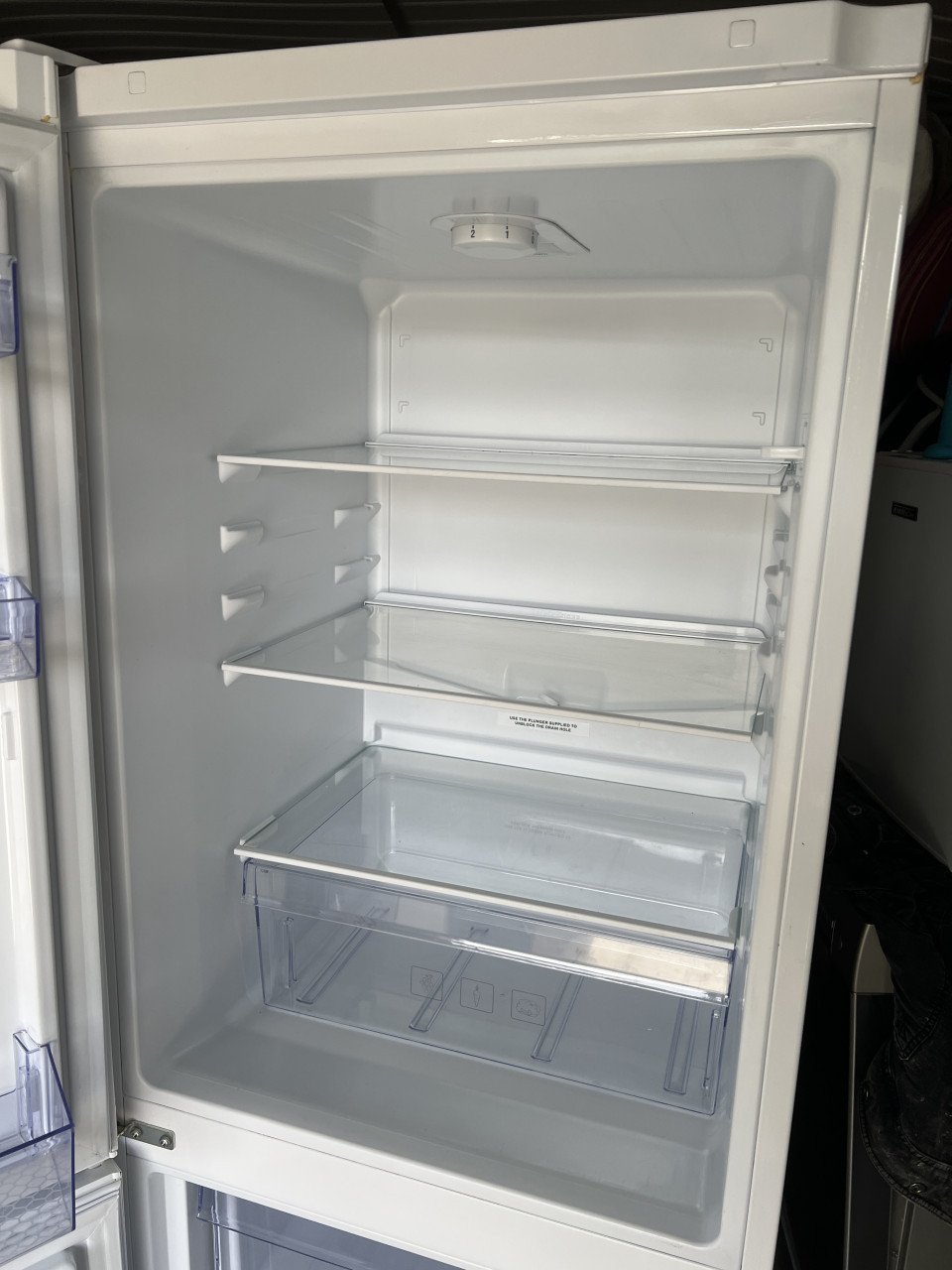 Bijna nieuwe koel-vriescombinatie A+ klasse 152x55 cm. Koelkast en vriezer