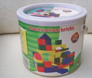 Emmertje met 70 houten bouwblokken