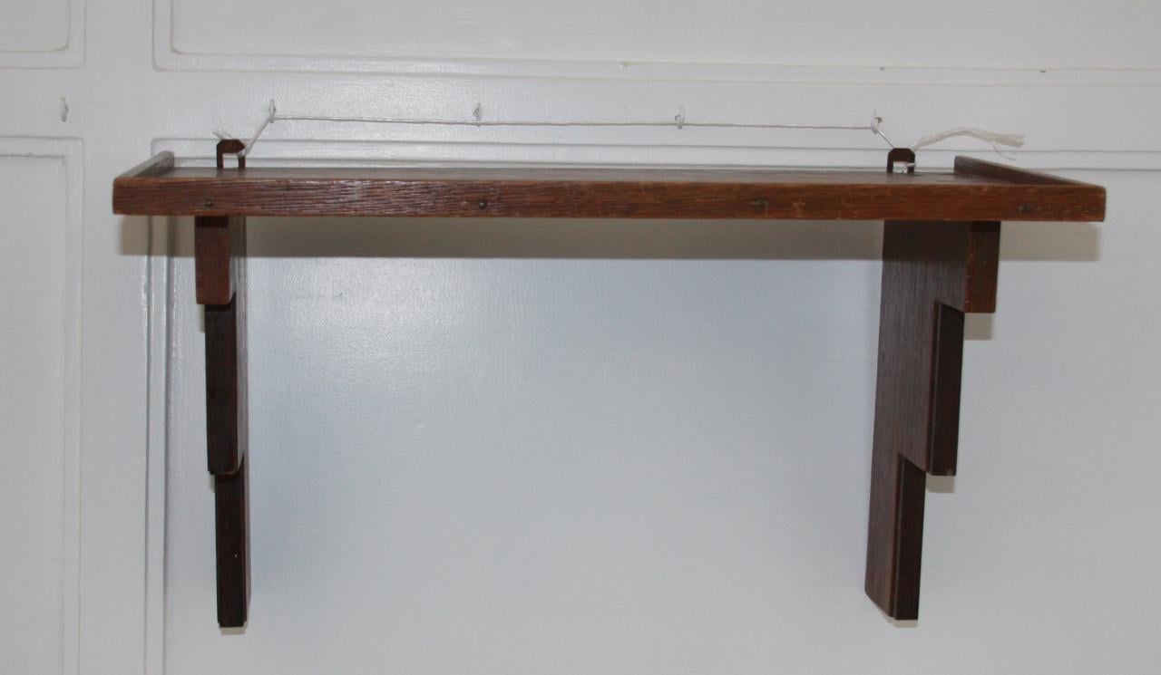 Antiek eiken console om op te hangen. Leuk voor planten