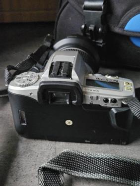 Leuke werkende Minolta Dynax 4 35 mm spiegelreflexcamera..