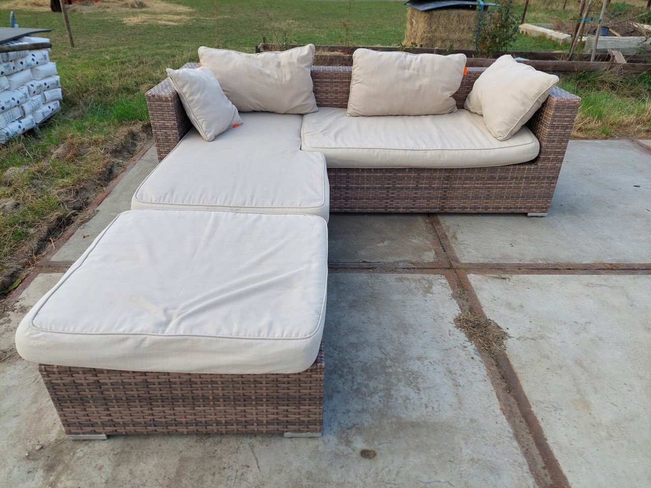 Wicker Loungeset met Hocker - 3 Zitplaatsen
