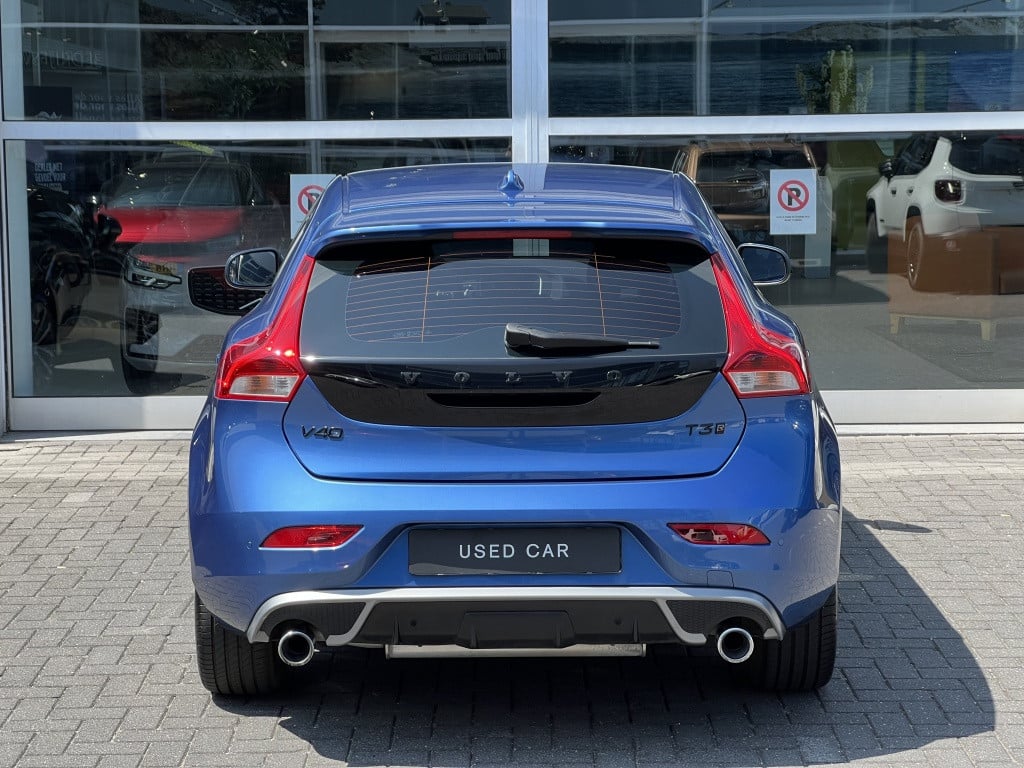 Volvo V40 t3 153pk nordic+sport| standkachel| trekhaak| navi| r-design