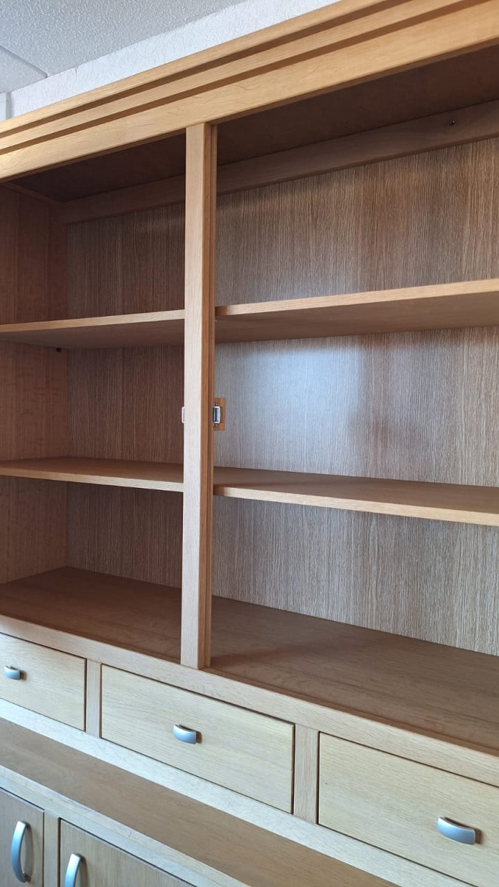 Zeer mooie eiken wandkast