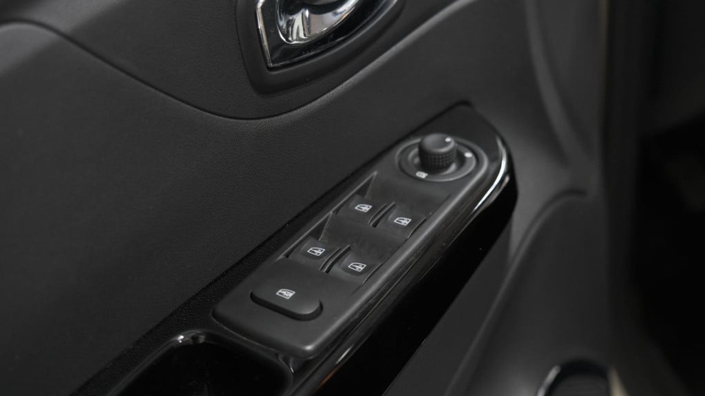 Renault Captur tce 120 dynamique | trekhaak | camera | r-link navigatie | p
