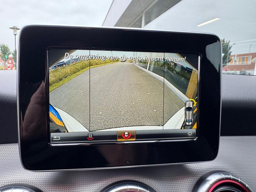 Mercedes-Benz Cla 200 urban automaat , apple-carplay , achteruitrijcamera ,