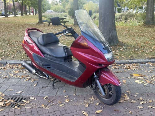 Yamaha Majesty 250 met 28.300km - rijdt perfect