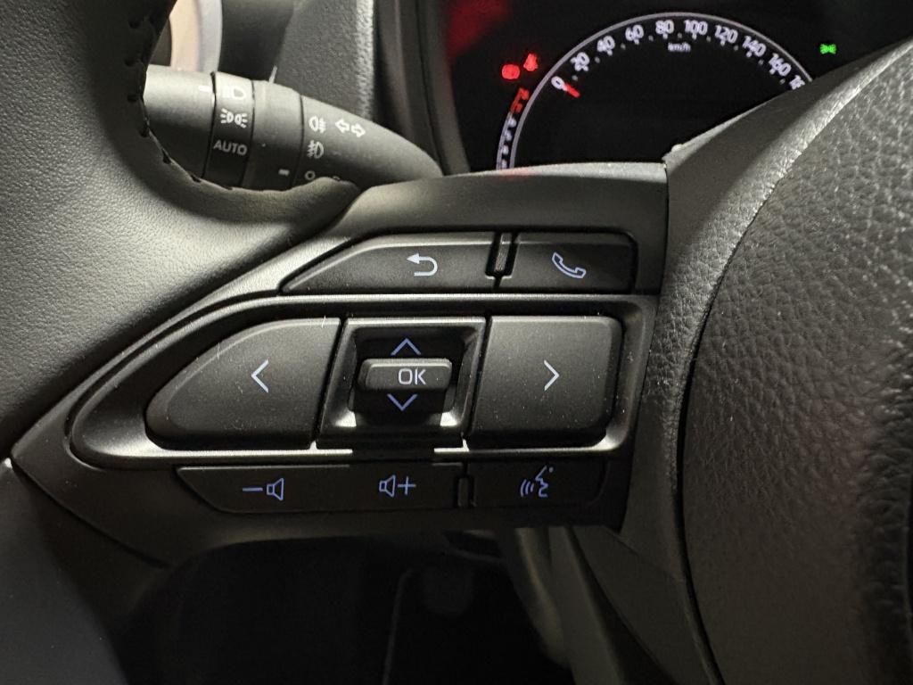 Toyota Aygo x 1.0 vvt-i mt jbl| pdc| stoel.verw| camera| keyless| climate