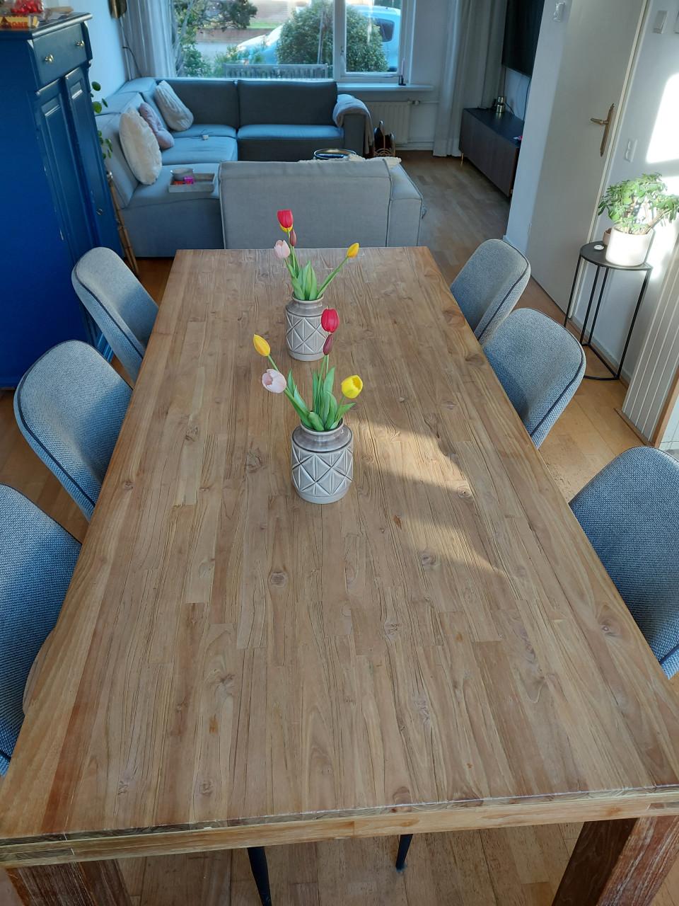 Houten eettafel