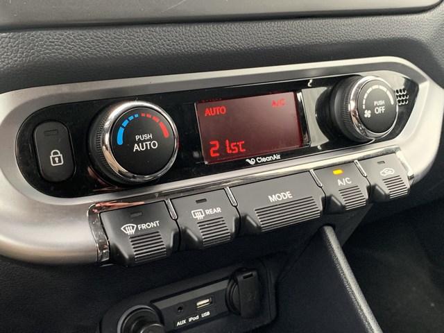 Kia Rio 1.2 cvvt navi | clima | cruise | parkeersensoren | trekhaak | nap e