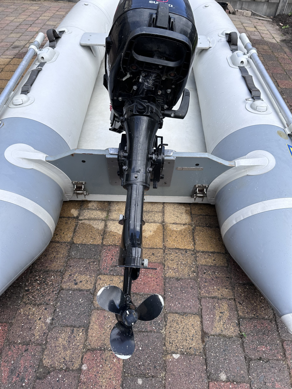 Zodiac boot + 6pk motor