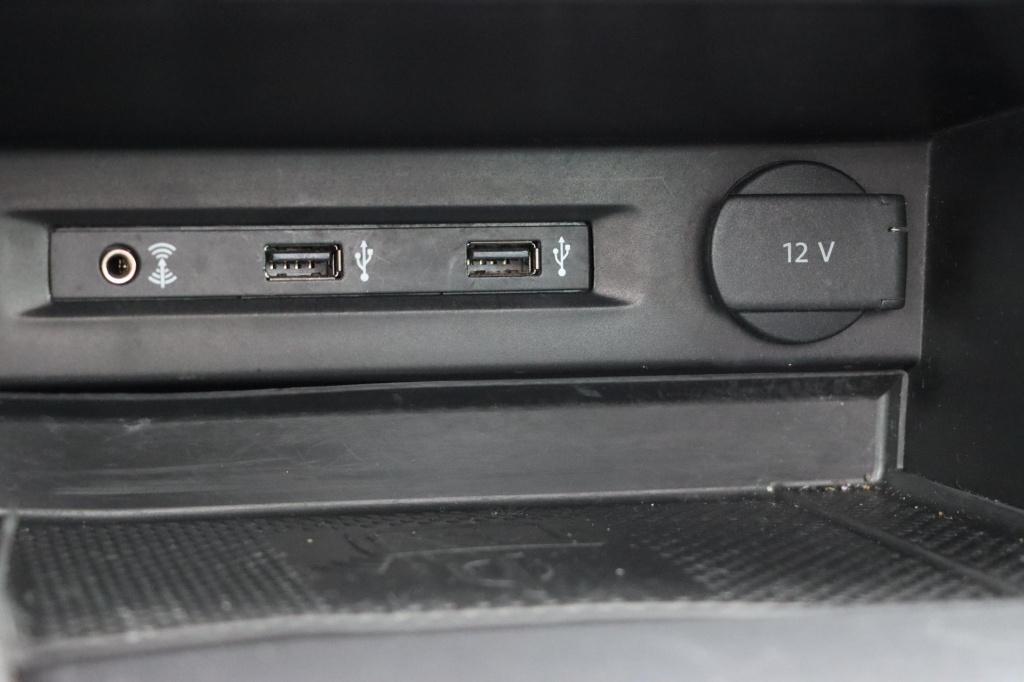 Volkswagen Tiguan 1.4 tsi comfortline business r | panoramadak | trekhaak |