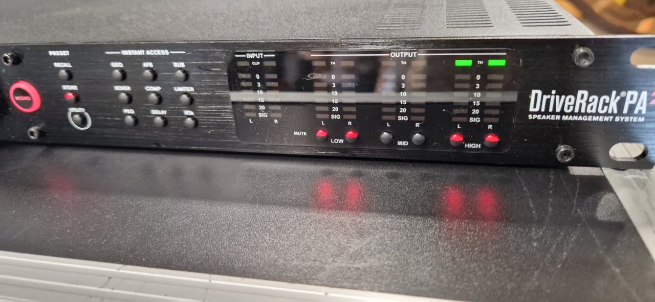 DBX Driverack PA2  luidsprekerprocessor